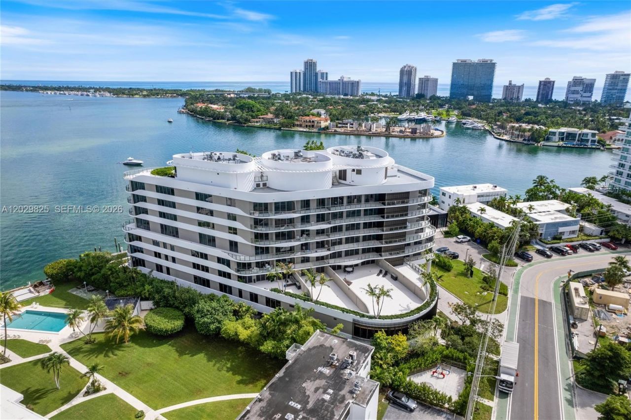 1135 103rd St , Unit 203, Bay Harbor Islands, FL 33154 Photo