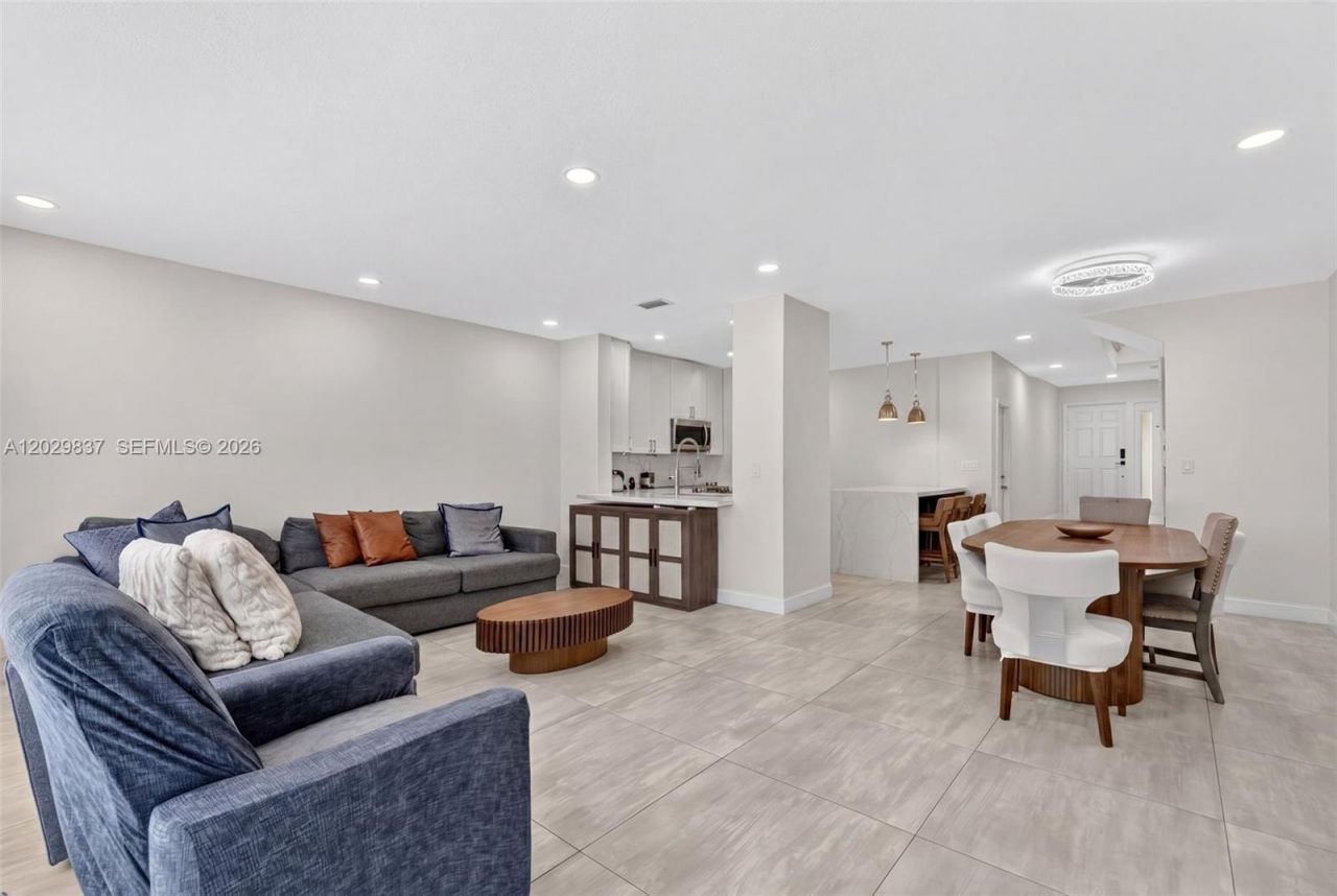 21388 Marina Cove Cir, Unit 16-G, Aventura, FL 33180 Photo