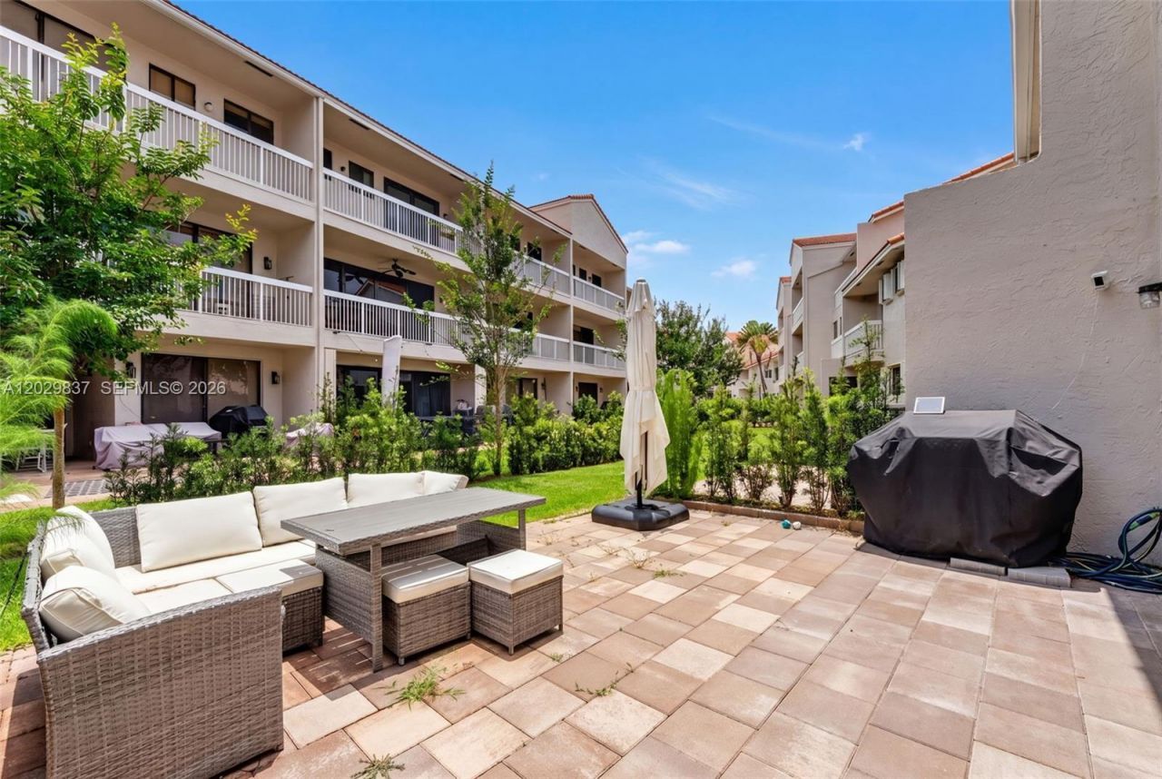21388 Marina Cove Cir, Unit 16-G, Aventura, FL 33180 Photo
