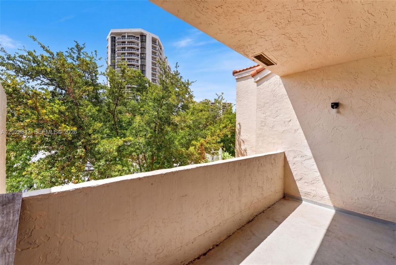 21388 Marina Cove Cir, Unit 16-G, Aventura, FL 33180 Photo