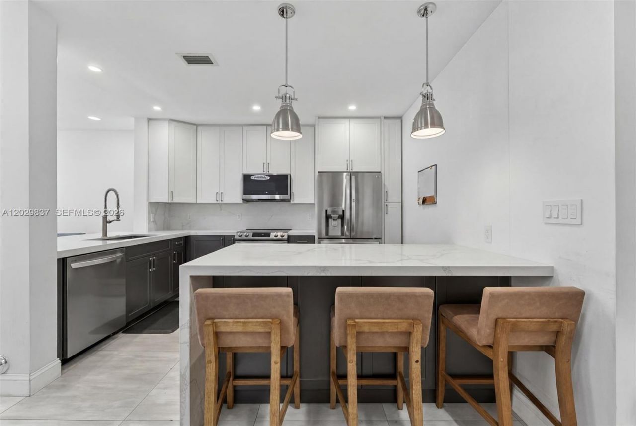 21388 Marina Cove Cir, Unit 16-G, Aventura, FL 33180 Photo