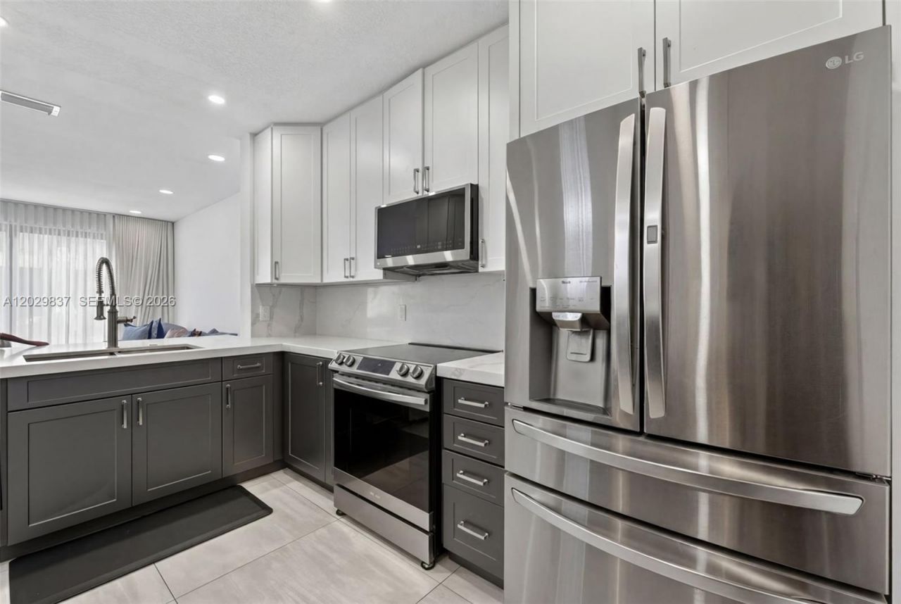 21388 Marina Cove Cir, Unit 16-G, Aventura, FL 33180 Photo