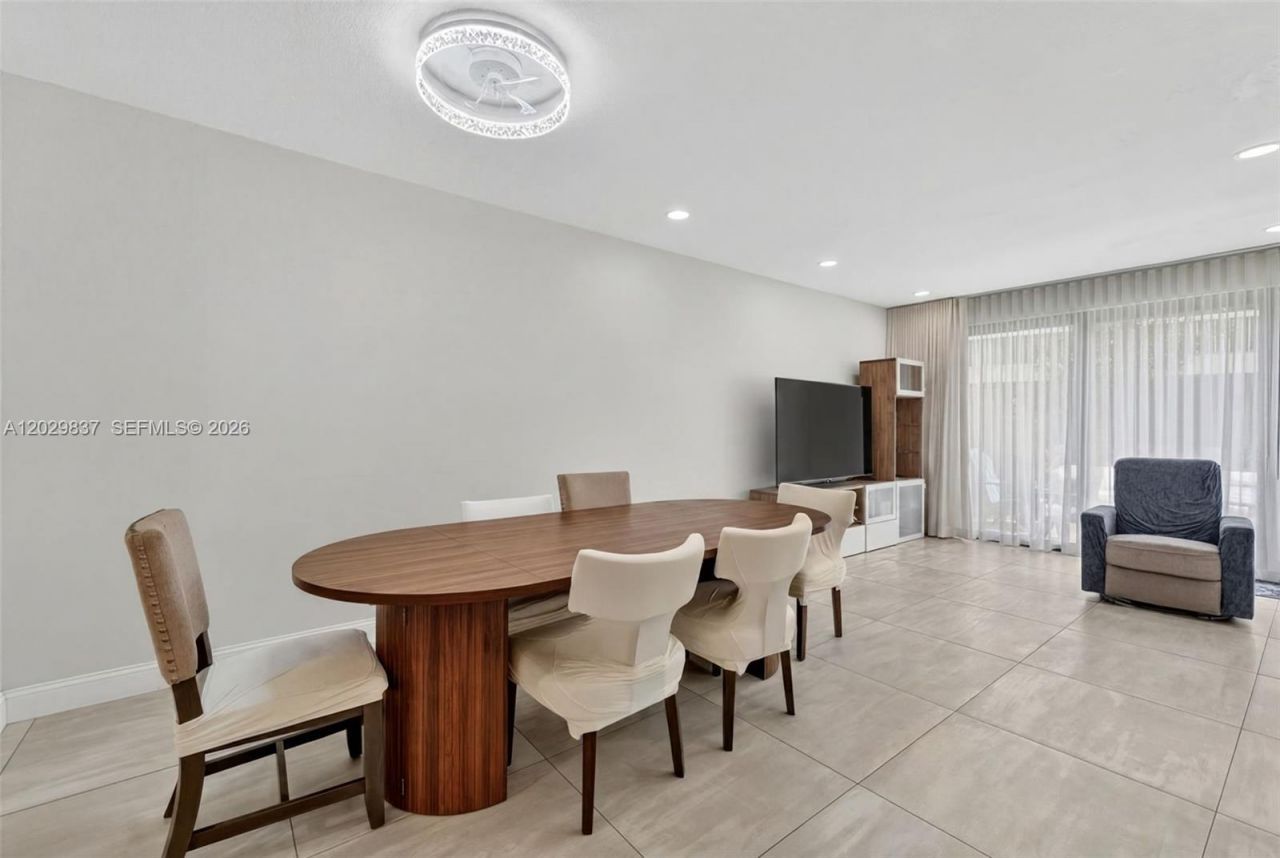 21388 Marina Cove Cir, Unit 16-G, Aventura, FL 33180 Photo