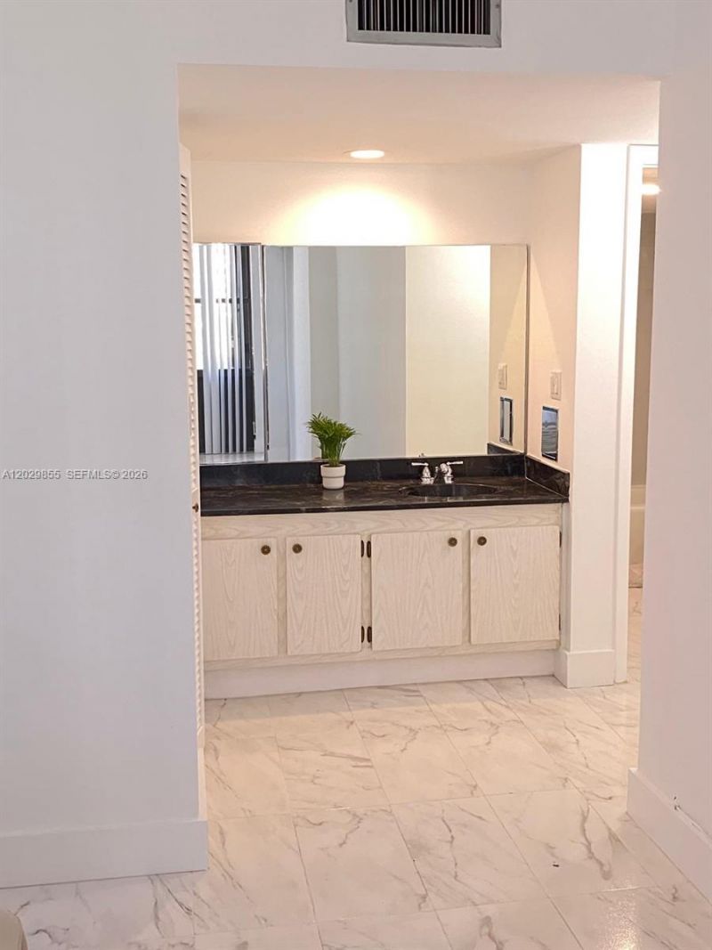 1925 Brickell Ave, Unit D610, Miami, FL 33129 Photo