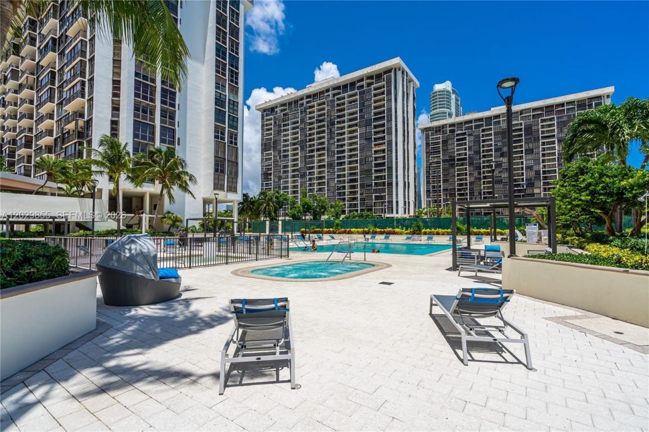 1925 Brickell Ave, Unit D610, Miami, FL 33129 Photo