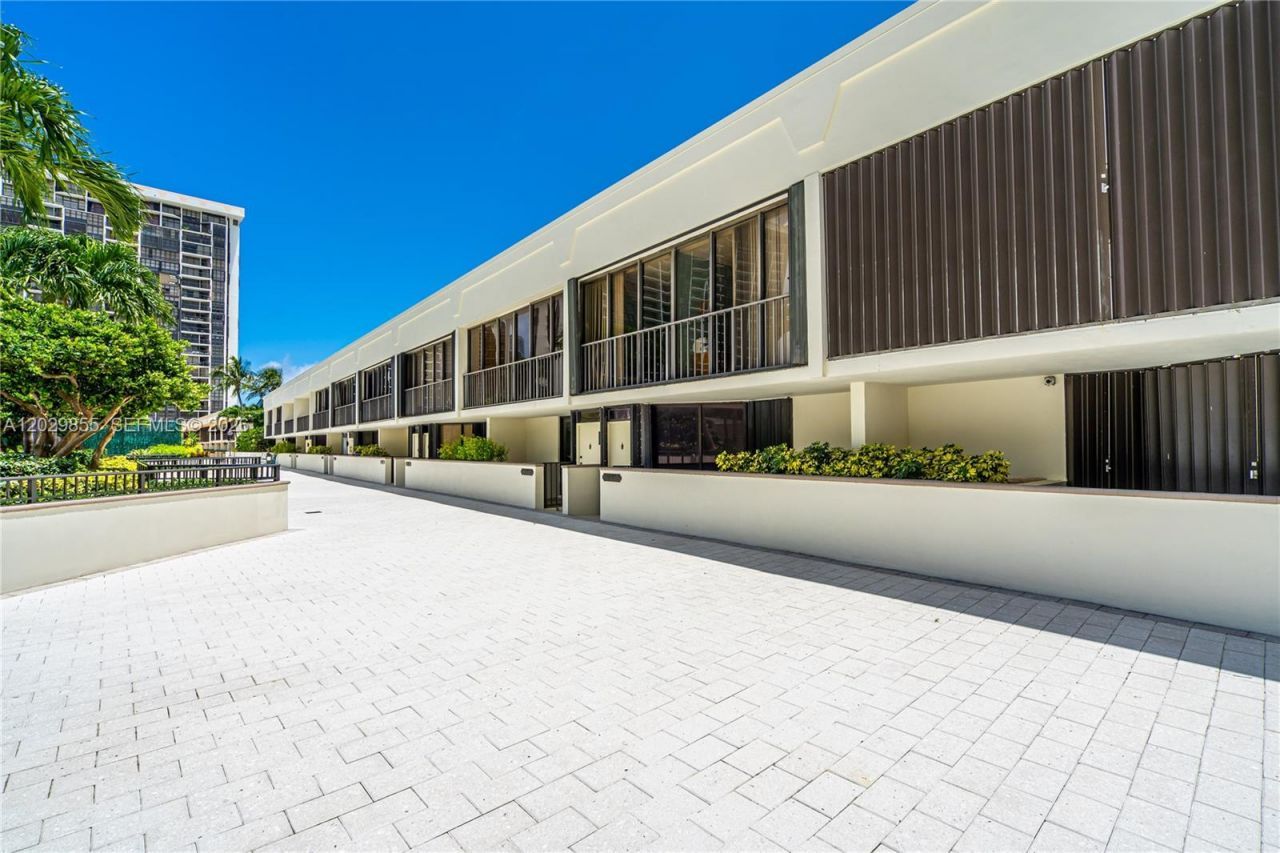 1925 Brickell Ave, Unit D610, Miami, FL 33129 Photo