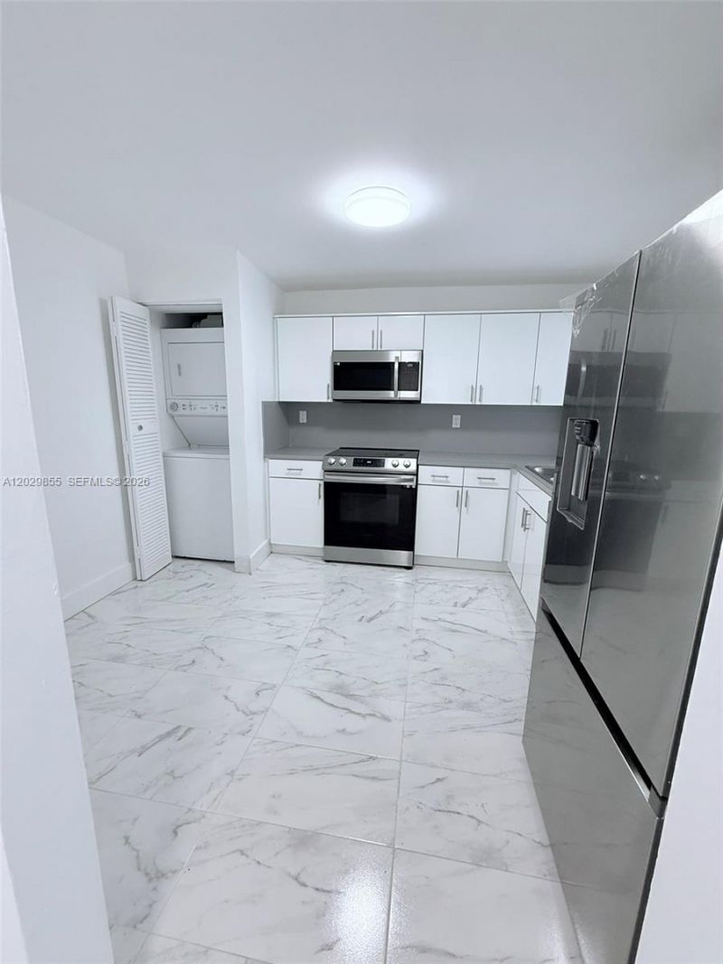 1925 Brickell Ave , Unit D610, Miami, FL 33129 Photo
