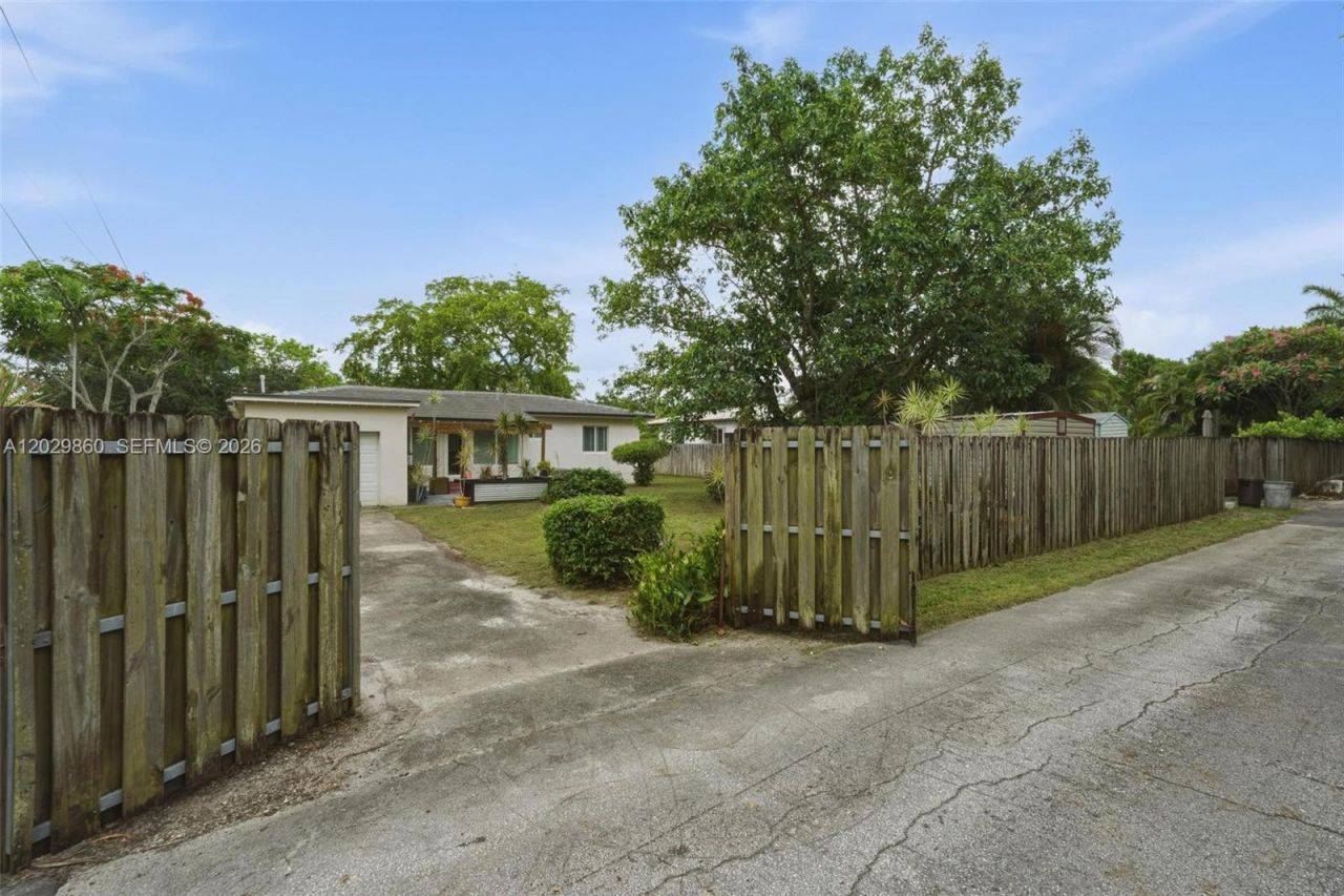14 NE 108th St, Miami Shores, FL 33161 Photo