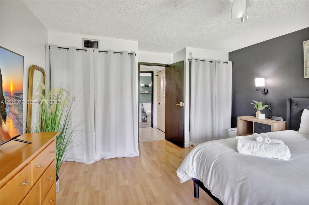 5821 Washington St , Unit 30, Hollywood, FL 33023 Photo