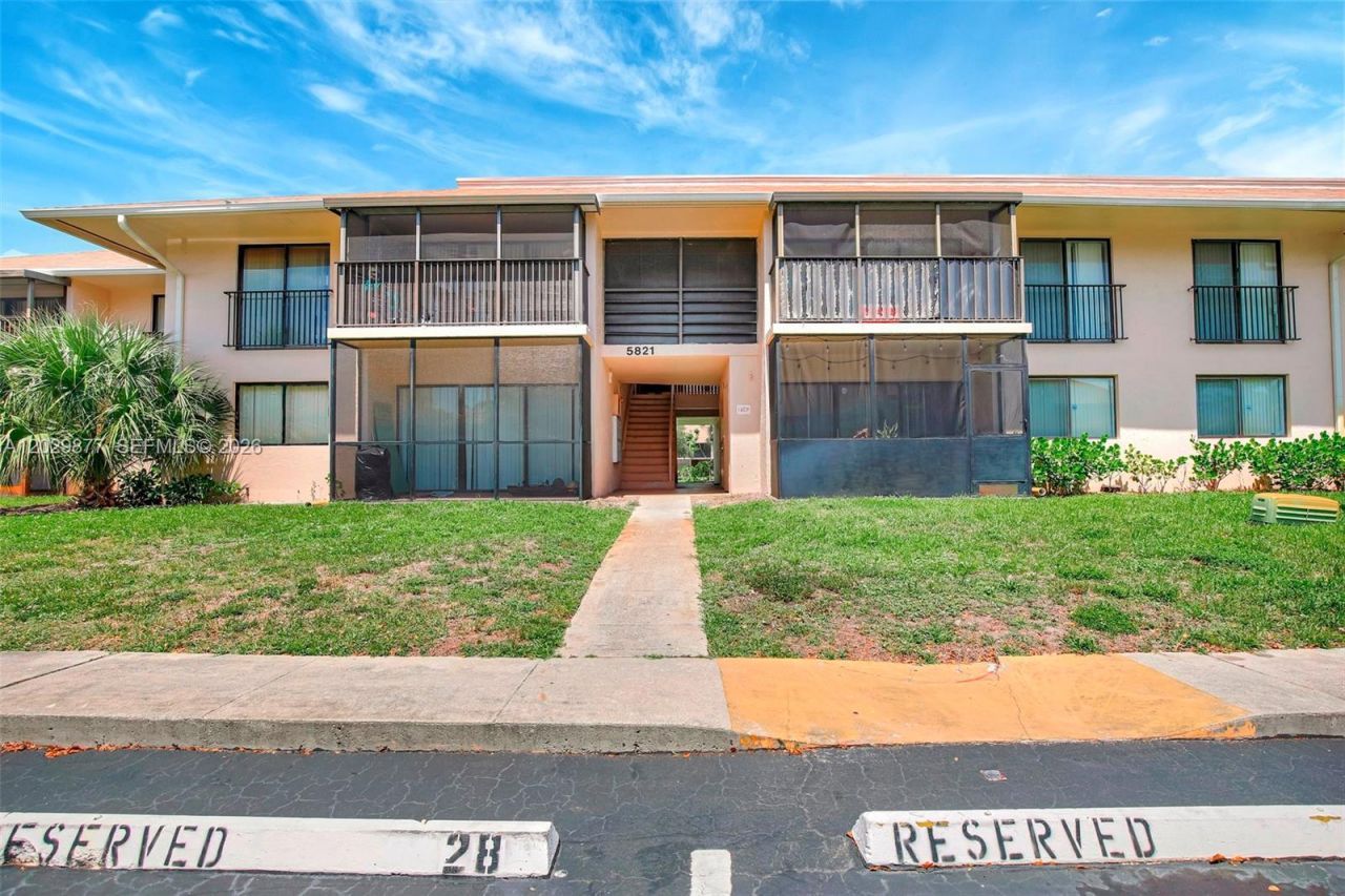 5821 Washington St , Unit 30, Hollywood, FL 33023 Photo