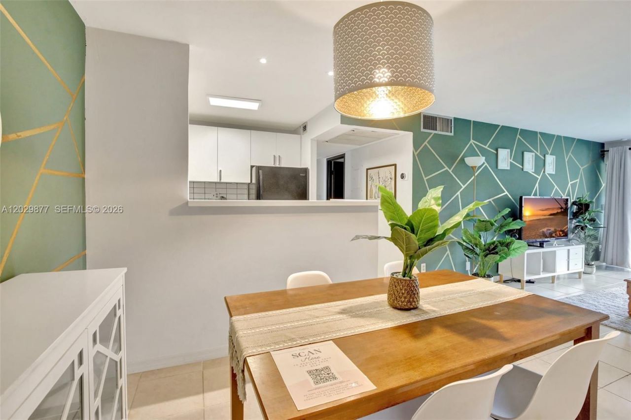 5821 Washington St , Unit 30, Hollywood, FL 33023 Photo