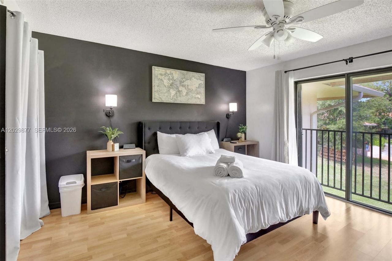 5821 Washington St , Unit 30, Hollywood, FL 33023 Photo