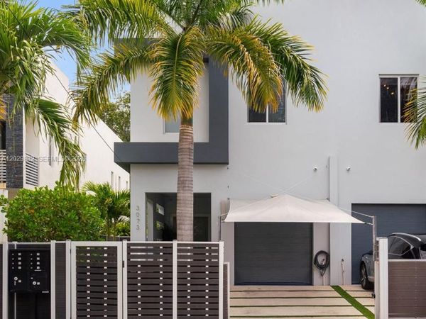 3073 Carter St , Miami, FL 33133