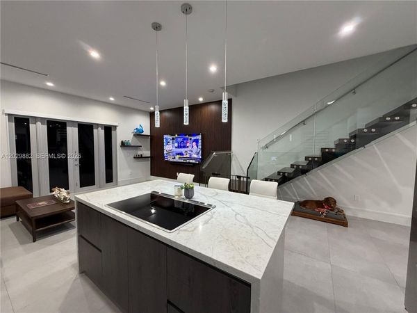 3073 Carter St , Miami, FL 33133