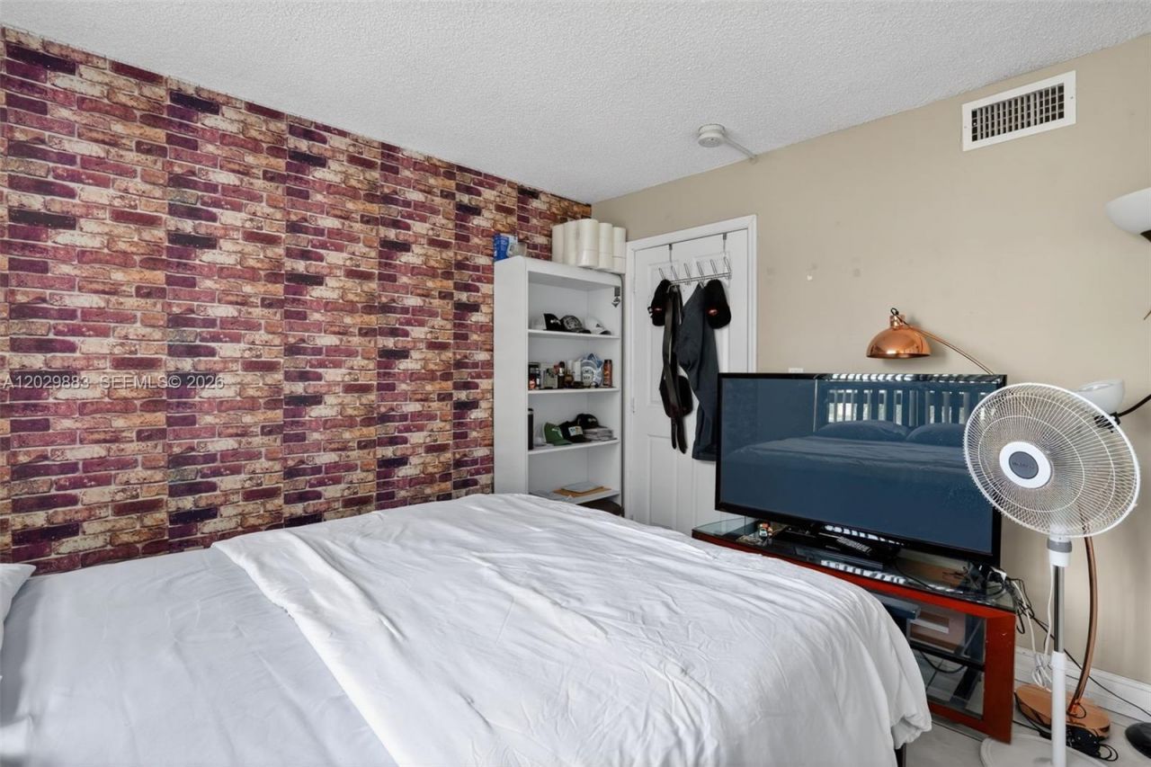 11790 SW 18th St , Unit 214-3, Miami, FL 33175 Photo