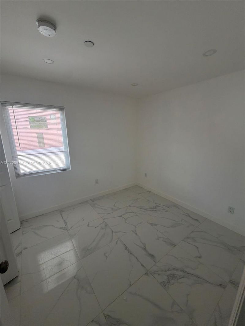 729 SW 3rd St , Unit 4, Miami, FL 33130 Photo