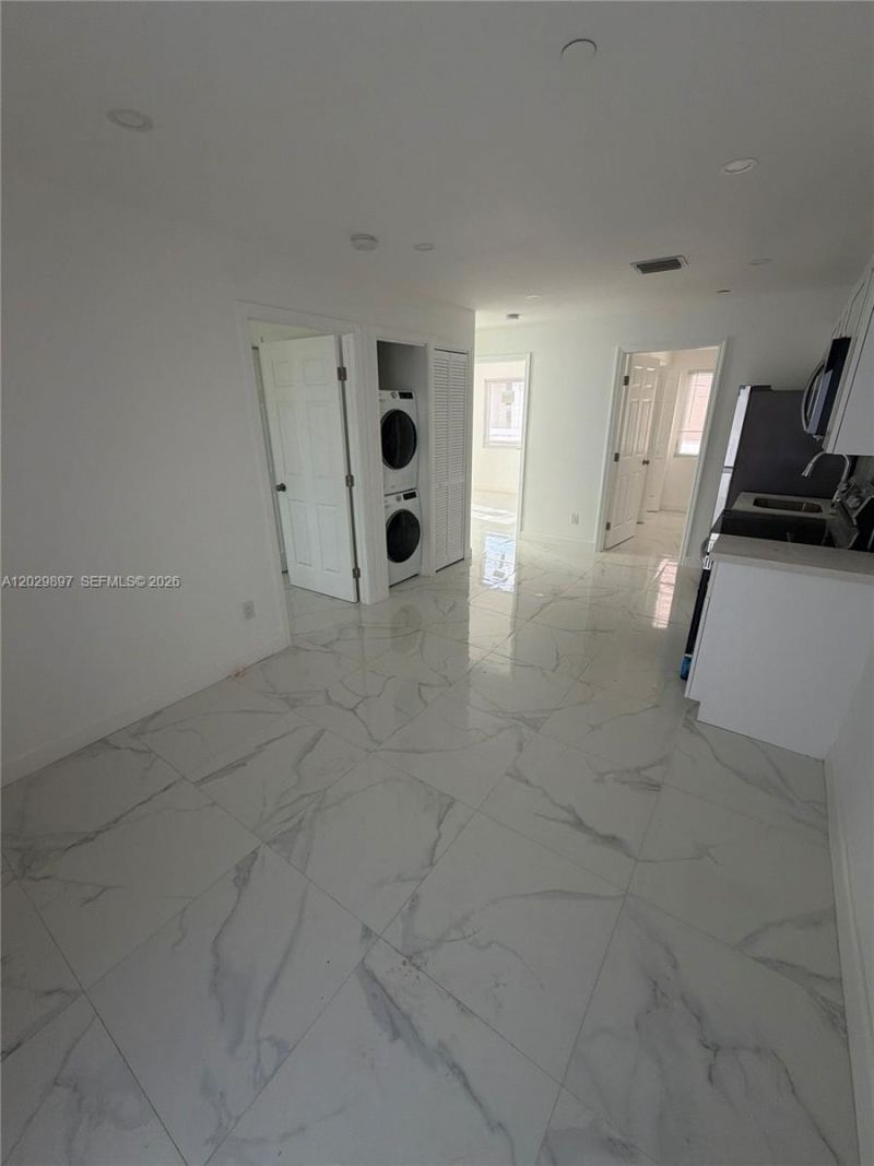 729 SW 3rd St , Unit 4, Miami, FL 33130 Photo