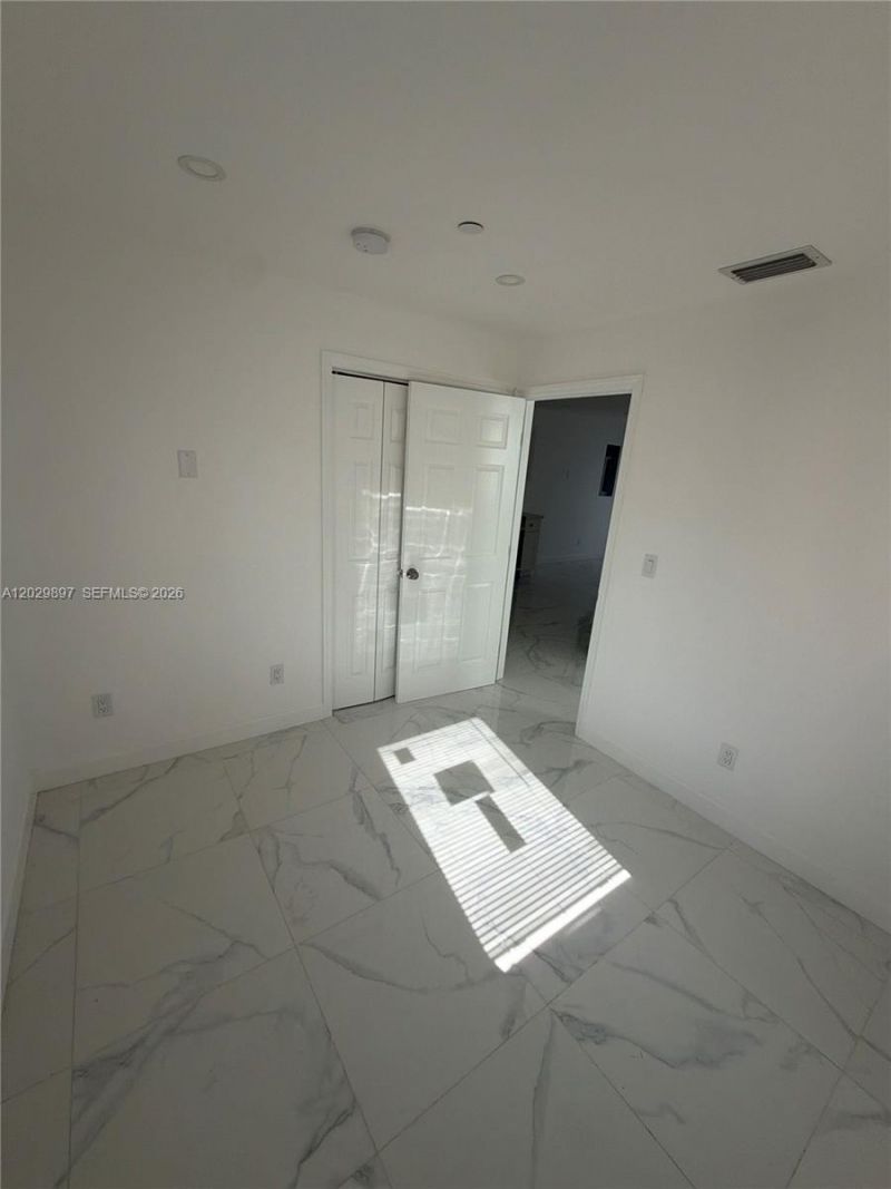 729 SW 3rd St , Unit 4, Miami, FL 33130 Photo