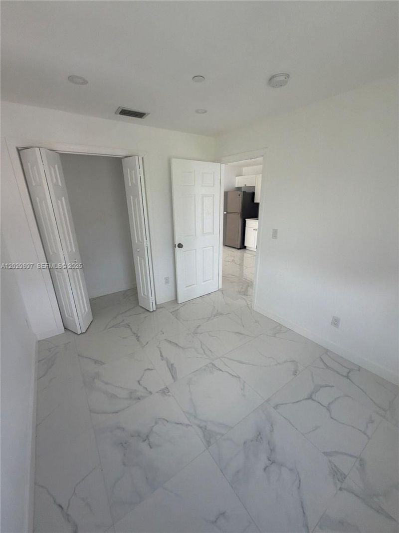 729 SW 3rd St , Unit 4, Miami, FL 33130 Photo