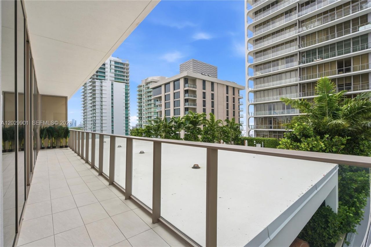 2678 Tigertail Ave , Unit 911, Miami, FL 33133 Photo
