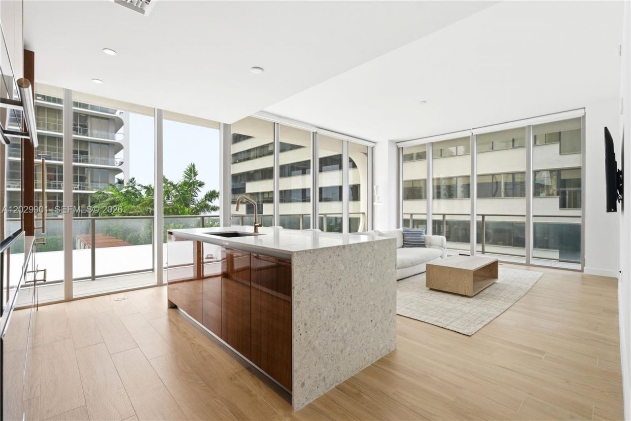 2678 Tigertail Ave , Unit 911, Miami, FL 33133 Photo