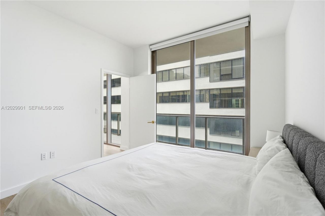 2678 Tigertail Ave , Unit 911, Miami, FL 33133 Photo