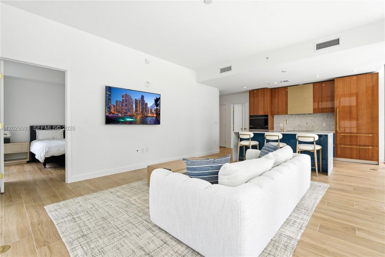 2678 Tigertail Ave , Unit 911, Miami, FL 33133 Photo