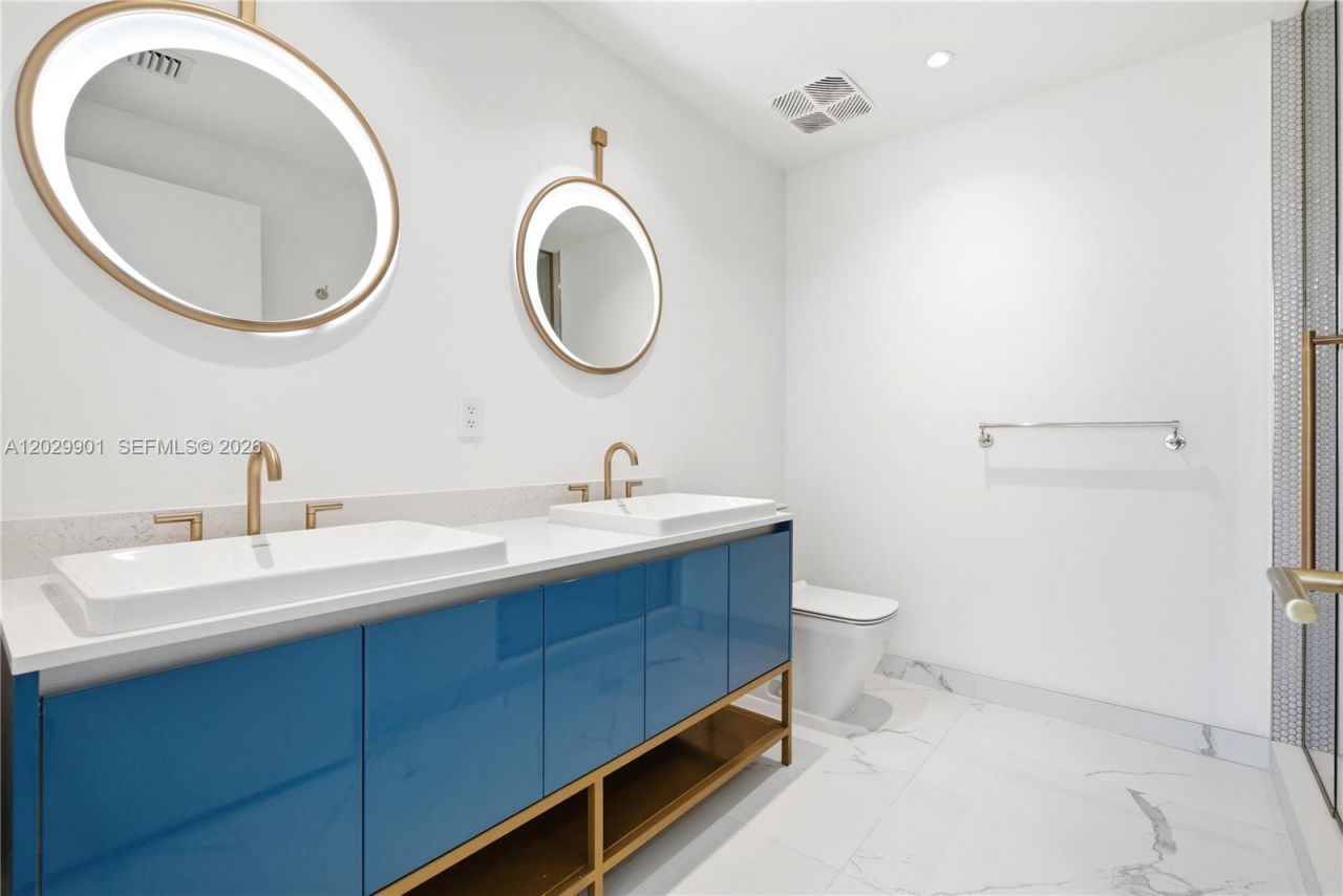 2678 Tigertail Ave , Unit 911, Miami, FL 33133 Photo