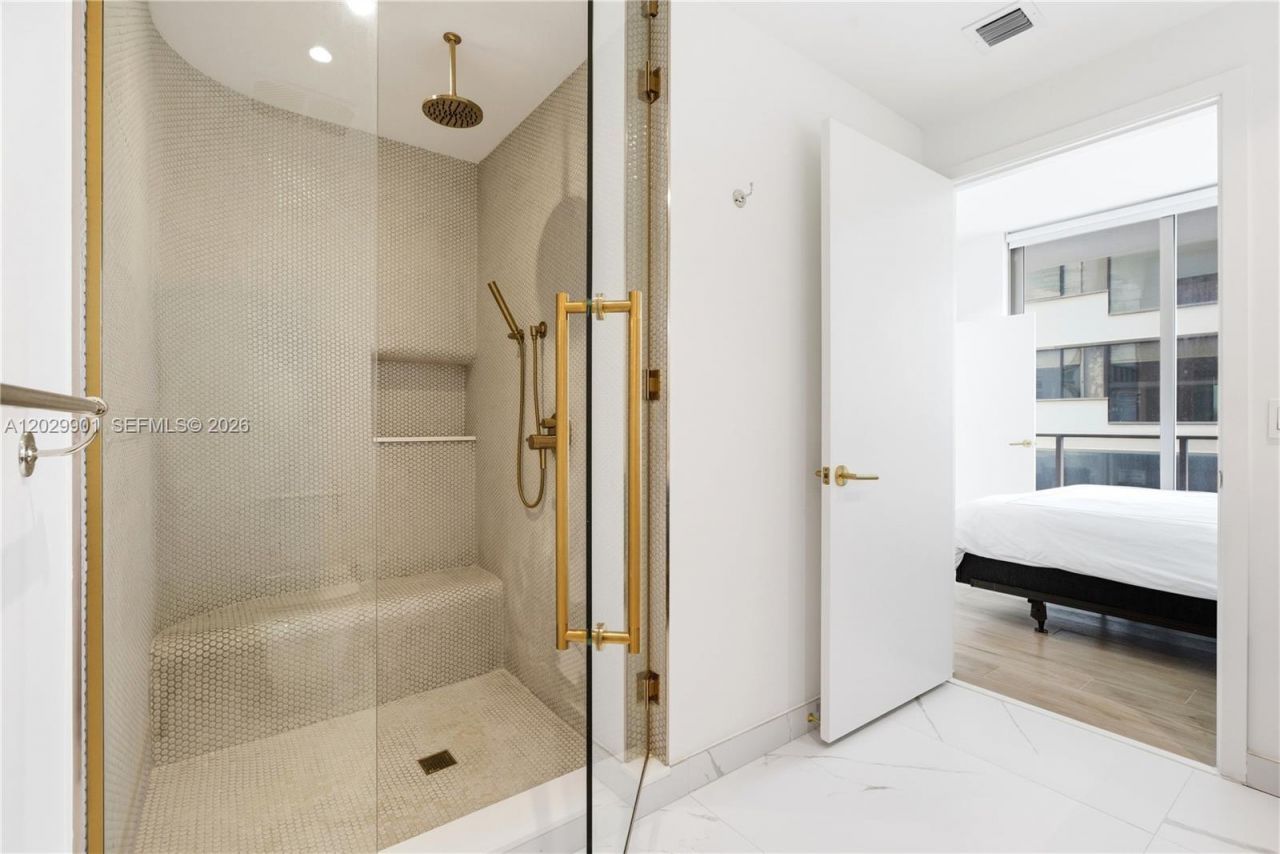 2678 Tigertail Ave , Unit 911, Miami, FL 33133 Photo