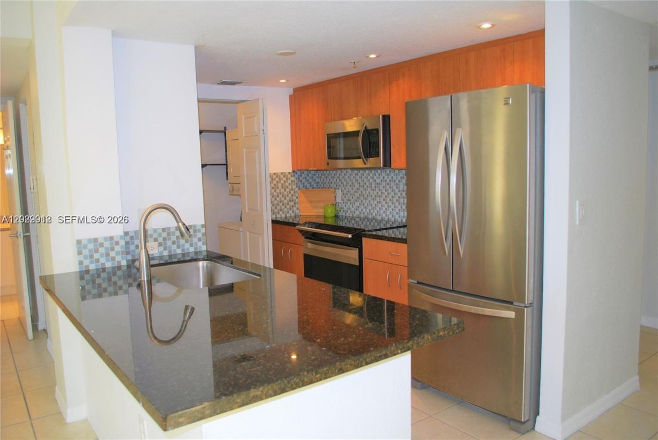 816 NW 11th St , Unit 801, Miami, FL 33136 Photo