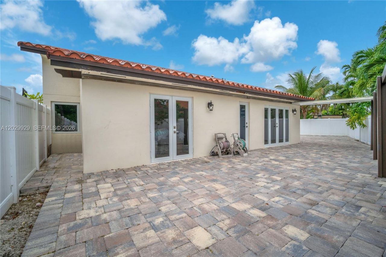 15715 SW 76th Ter, Miami, FL 33193 Photo