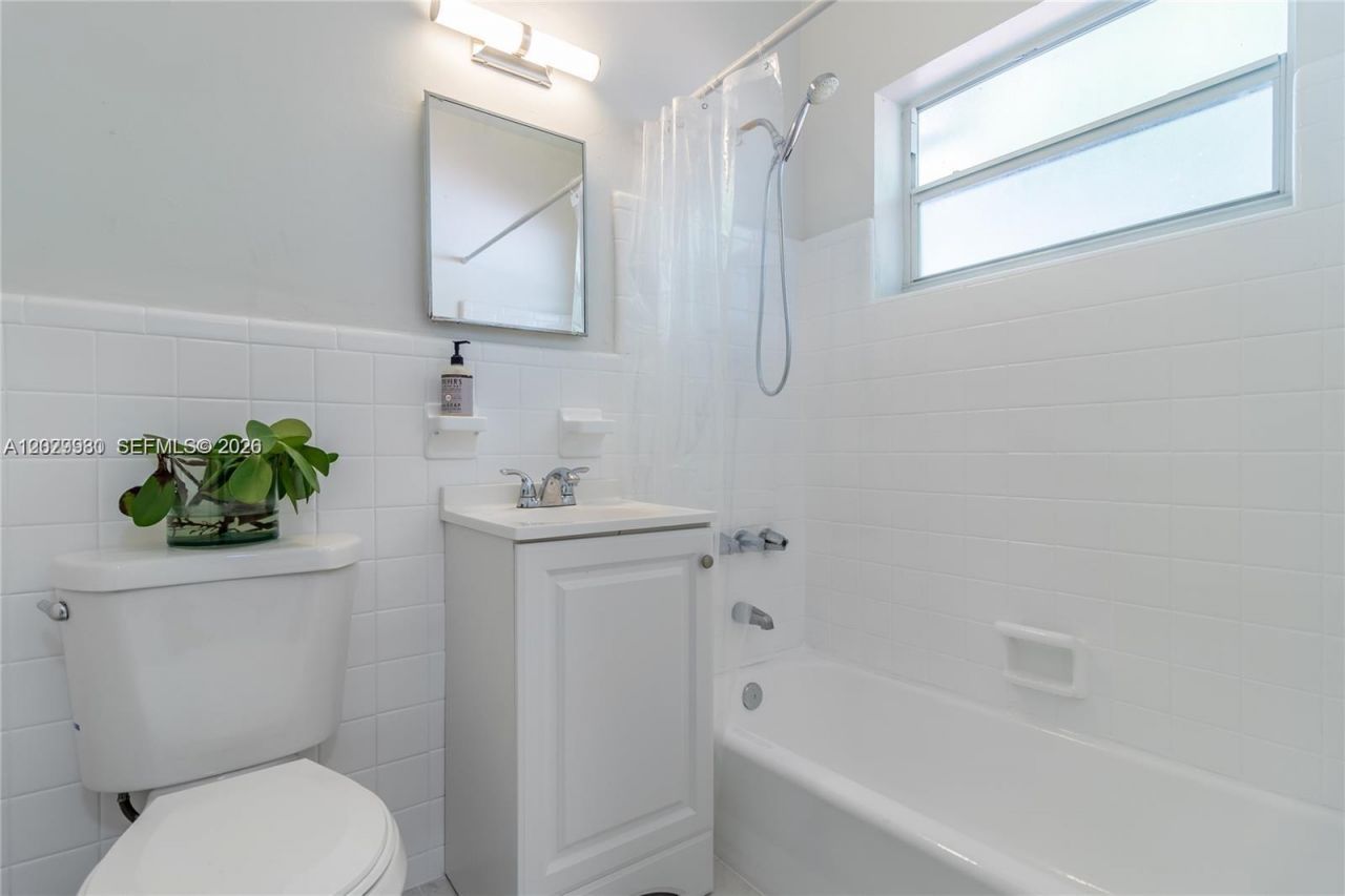 424 NE 64th St , Unit 2, Miami, FL 33138 Photo