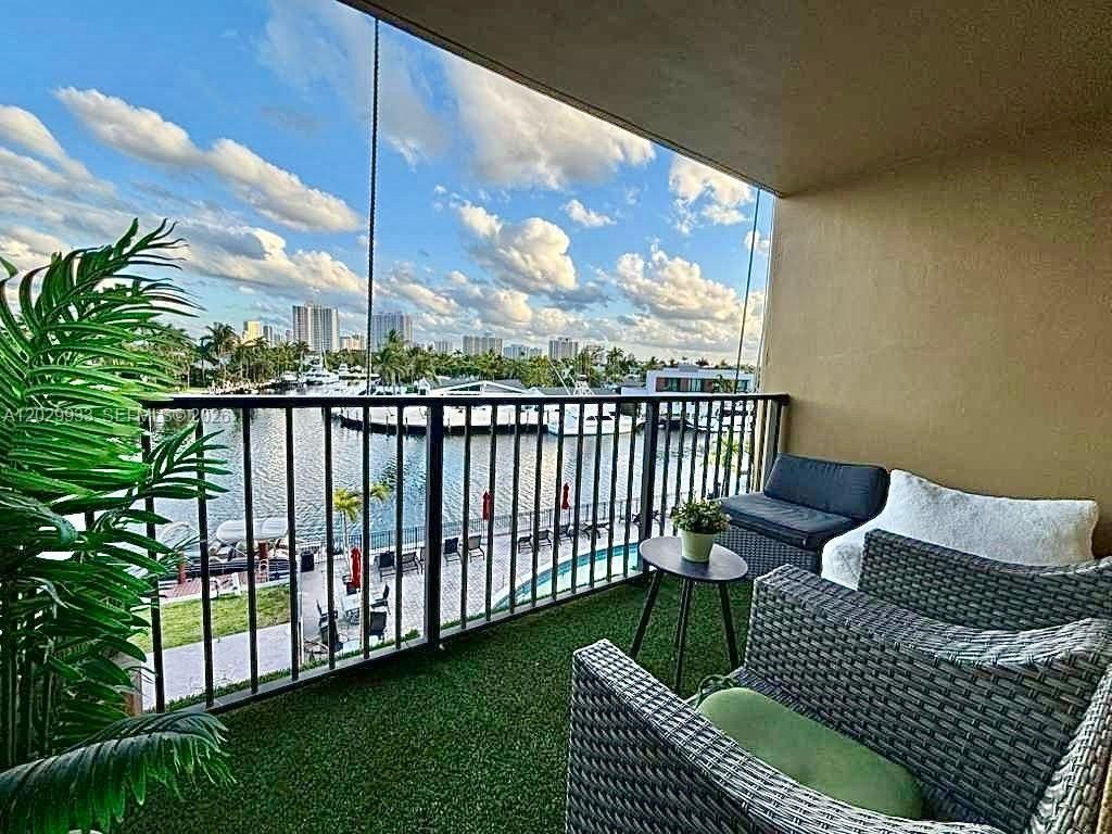 301 Golden Isles Dr , Unit 406, Hallandale Beach, FL 33009 Photo