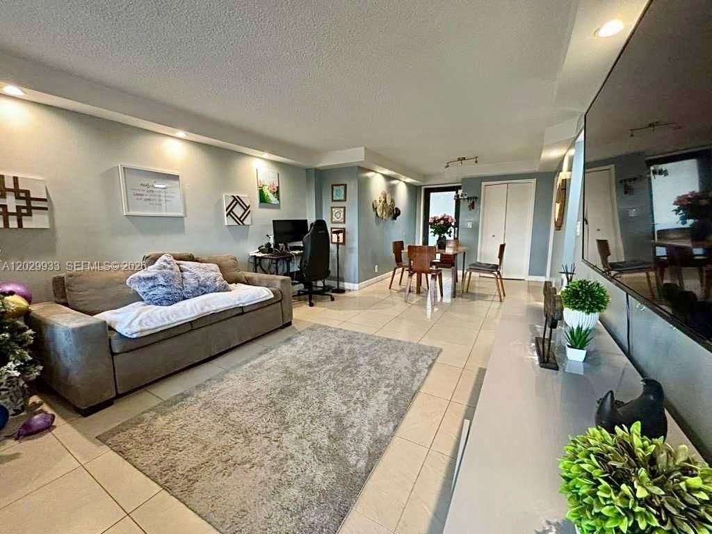301 Golden Isles Dr , Unit 406, Hallandale Beach, FL 33009 Photo