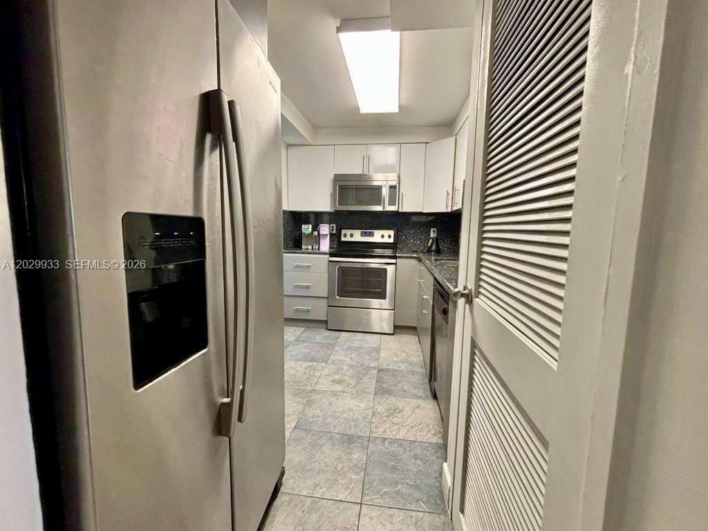 301 Golden Isles Dr , Unit 406, Hallandale Beach, FL 33009 Photo