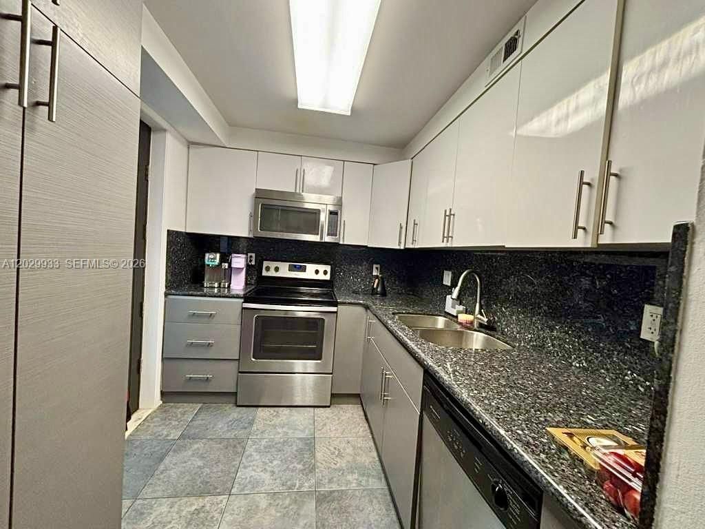 301 Golden Isles Dr , Unit 406, Hallandale Beach, FL 33009 Photo
