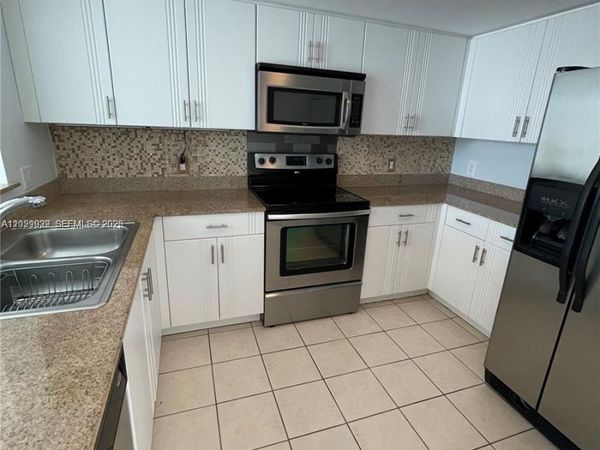 60 NW 37th Ave , Unit 400, Miami, FL 33125