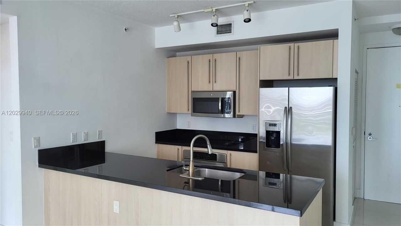 1111 SW 1 Av, Unit 2718-N, Miami, FL 33130 Photo