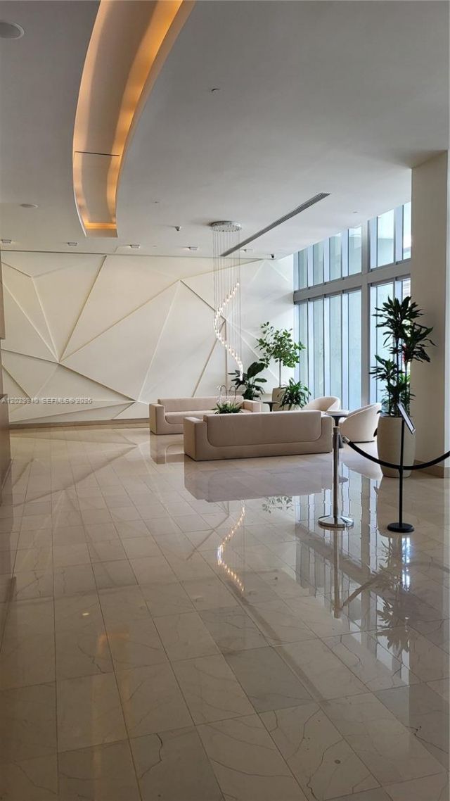1111 SW 1 Av, Unit 2718-N, Miami, FL 33130 Photo