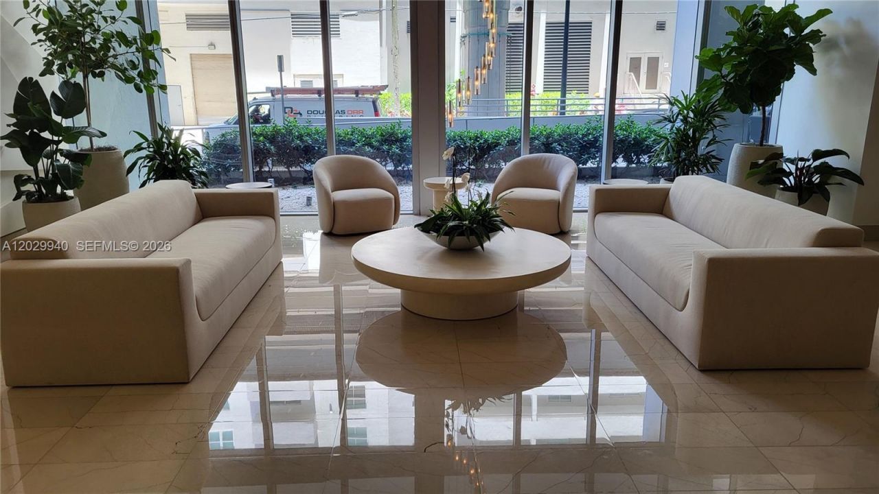 1111 SW 1 Av, Unit 2718-N, Miami, FL 33130 Photo