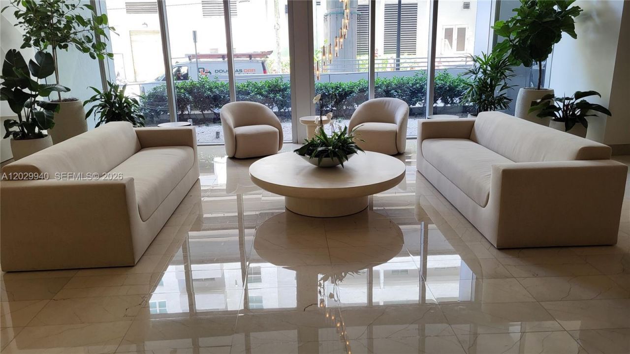 1111 SW 1 Av, Unit 2718-N, Miami, FL 33130 Photo