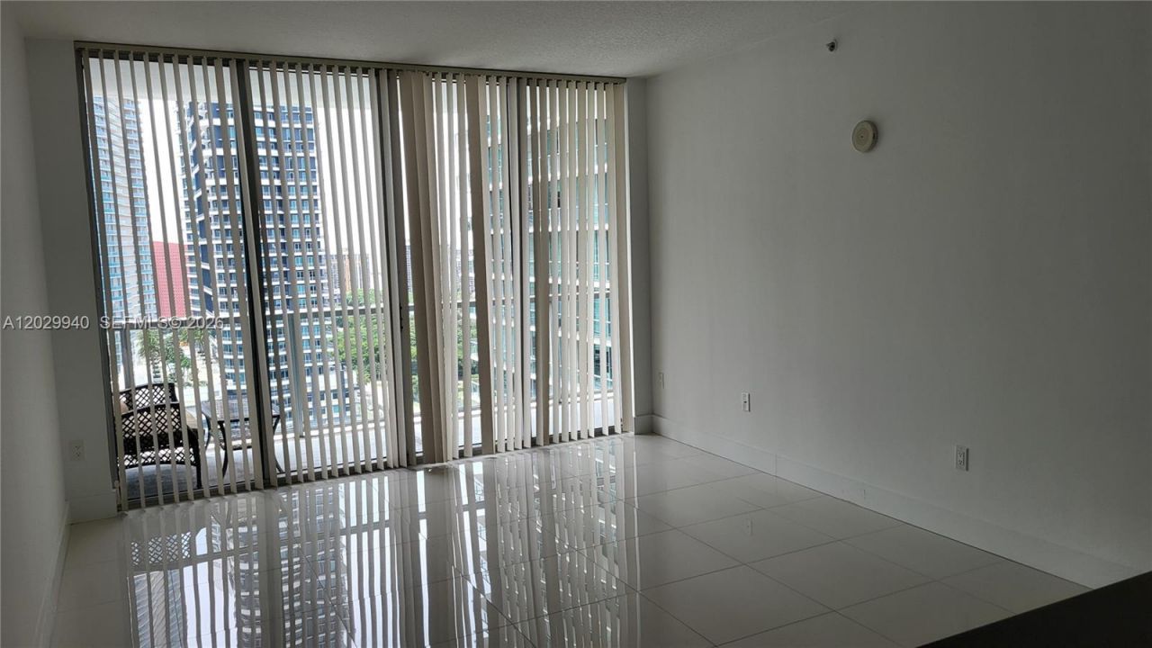 1111 SW 1 Av, Unit 2718-N, Miami, FL 33130 Photo