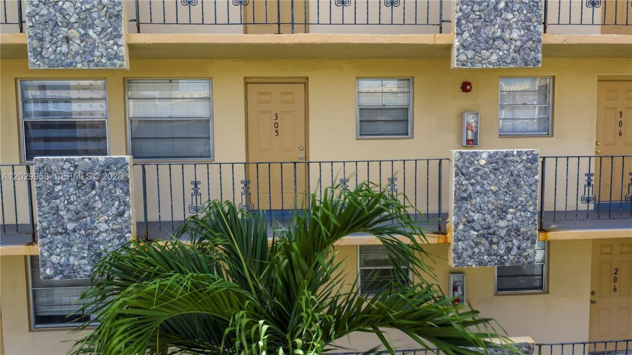2145 Pierce St , Unit 305, Hollywood, FL 33020 Photo