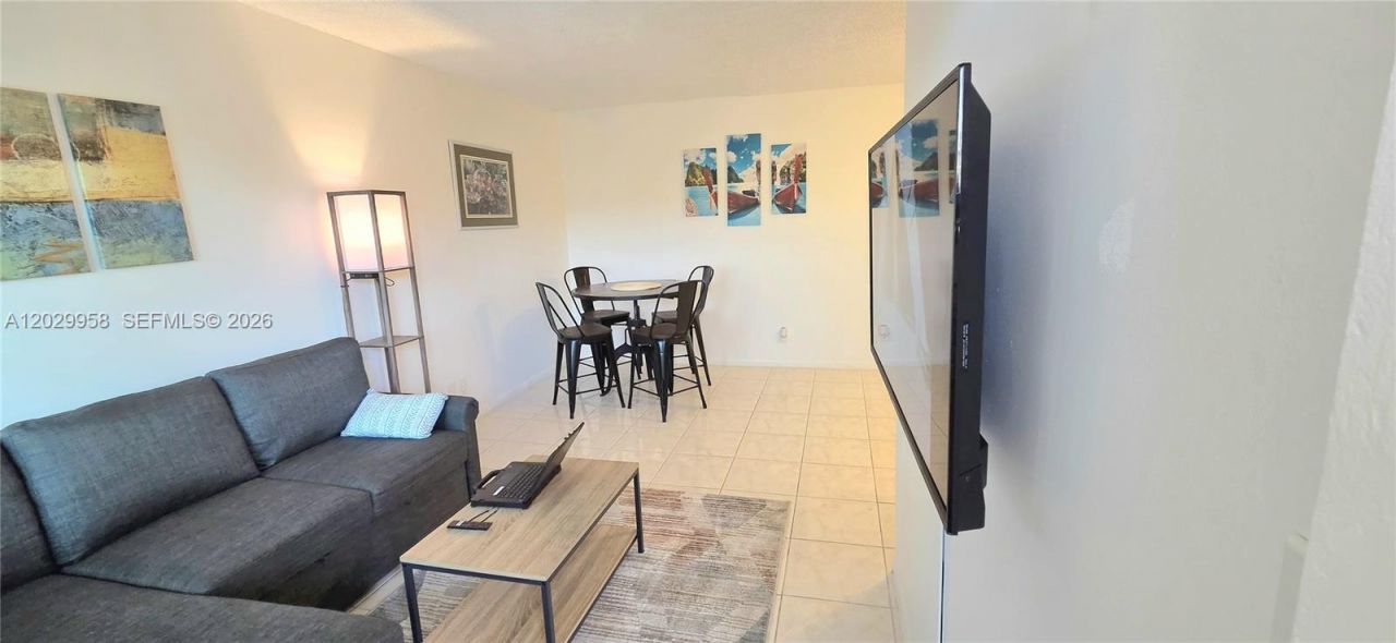 2145 Pierce St , Unit 305, Hollywood, FL 33020 Photo
