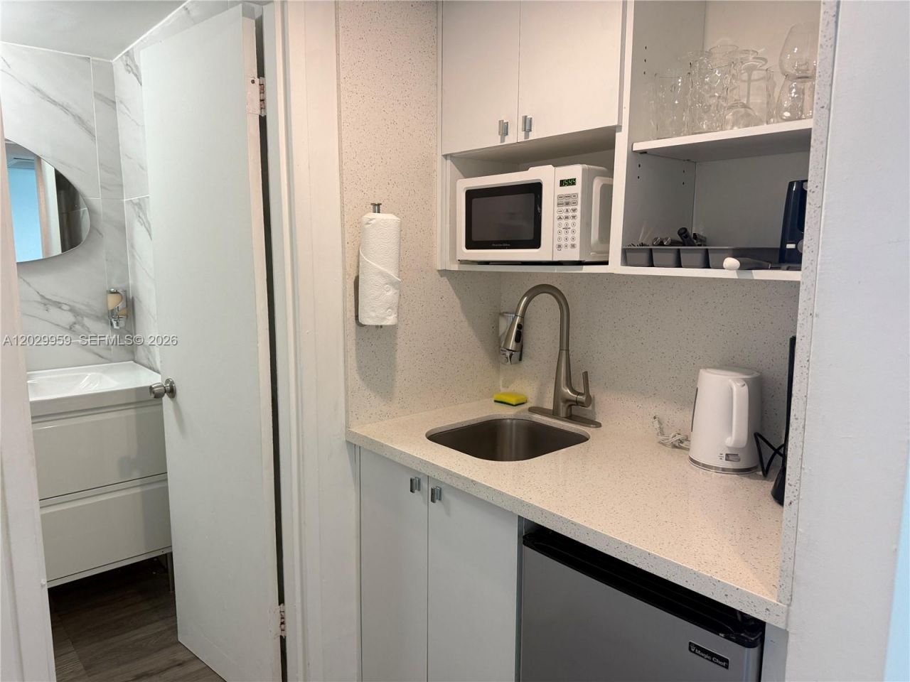 5445 Collins Ave , Unit 1701, Miami Beach, FL 33140 Photo