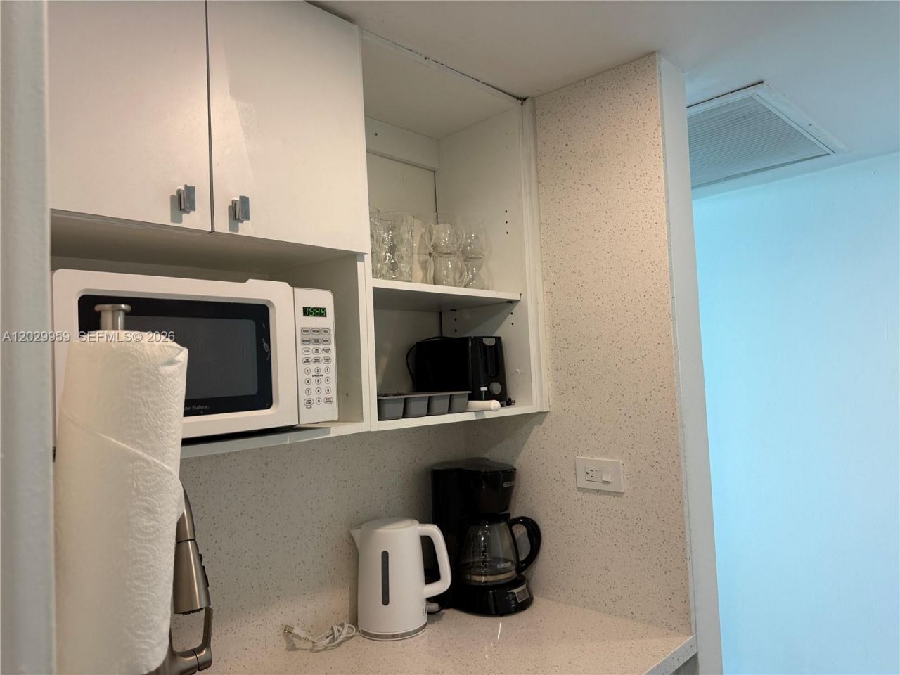 5445 Collins Ave , Unit 1701, Miami Beach, FL 33140 Photo