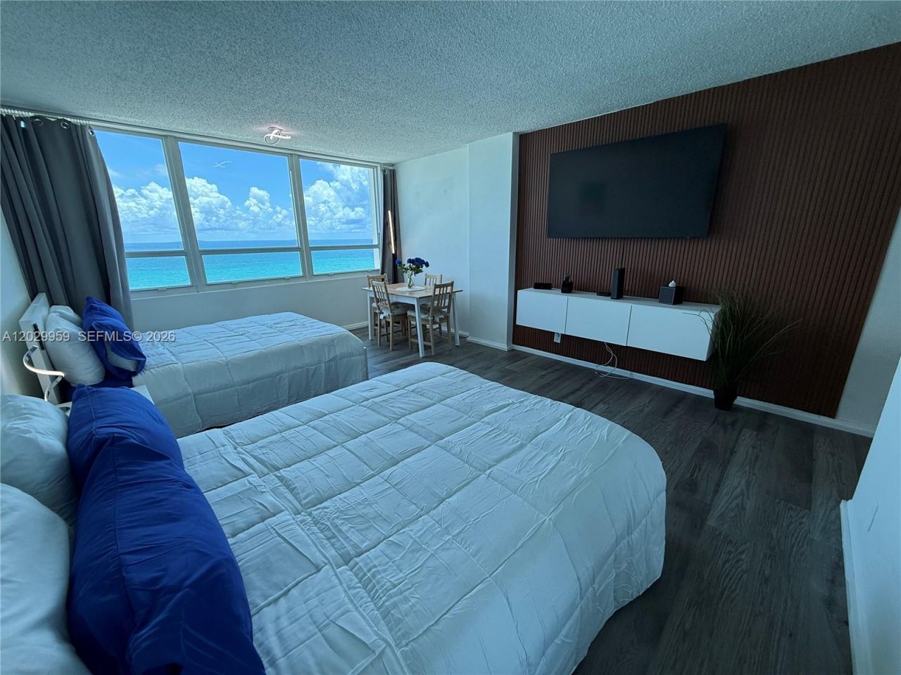 5445 Collins Ave , Unit 1701, Miami Beach, FL 33140 Photo