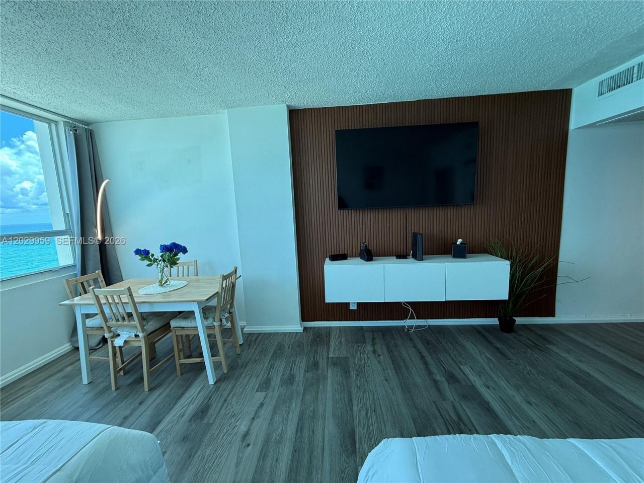 5445 Collins Ave , Unit 1701, Miami Beach, FL 33140 Photo