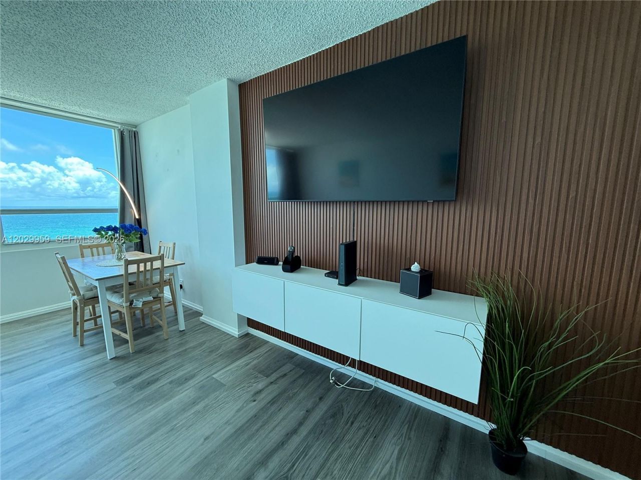 5445 Collins Ave , Unit 1701, Miami Beach, FL 33140 Photo
