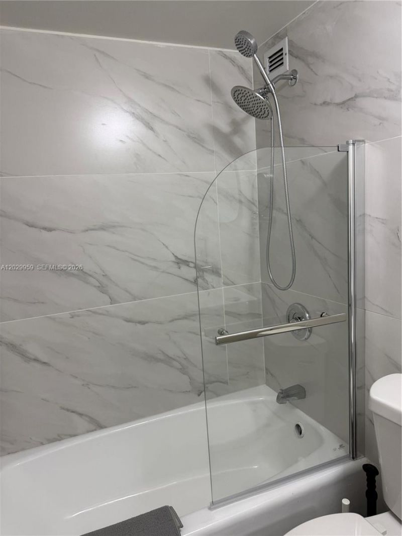 5445 Collins Ave , Unit 1701, Miami Beach, FL 33140 Photo